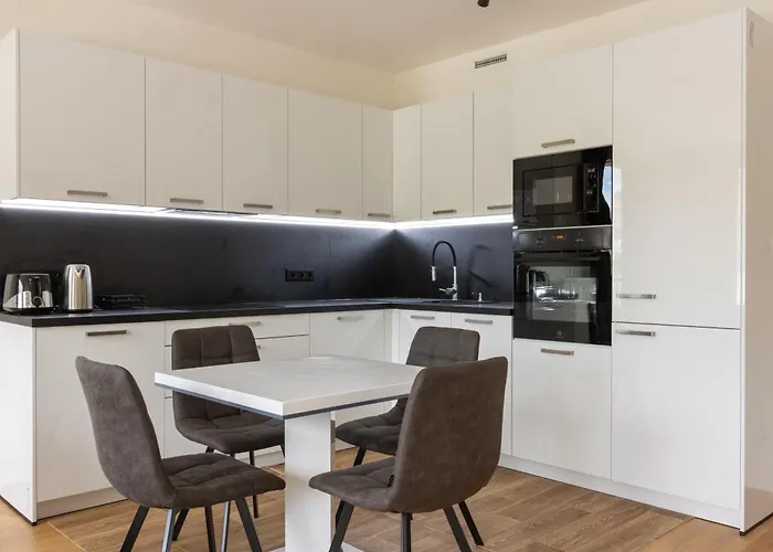 New Apartment, Close Center, Free Parking Appartement *