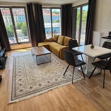 New Apartment, Close Center, Free Parking *
