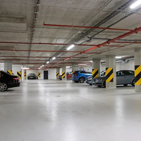New Apartment, Close Center, Free Parking 아파트 프라하